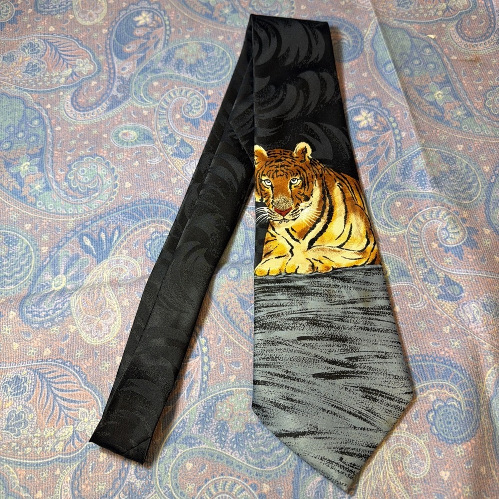 Studio 890 Mens Necktie Black With Tiger 100% Polyester